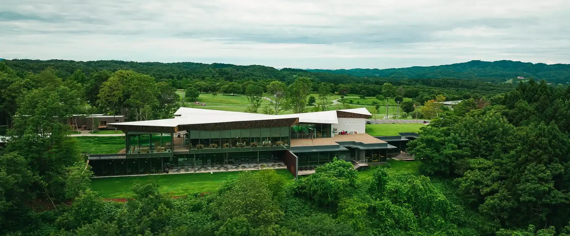 Ｓｎｏｗ Ｐｅａｋ ＦＩＥＬＤ ＳＵＩＴＥ ＳＰＡ ＨＥＡＤＱＵＡＲＴＥＲＳの画像