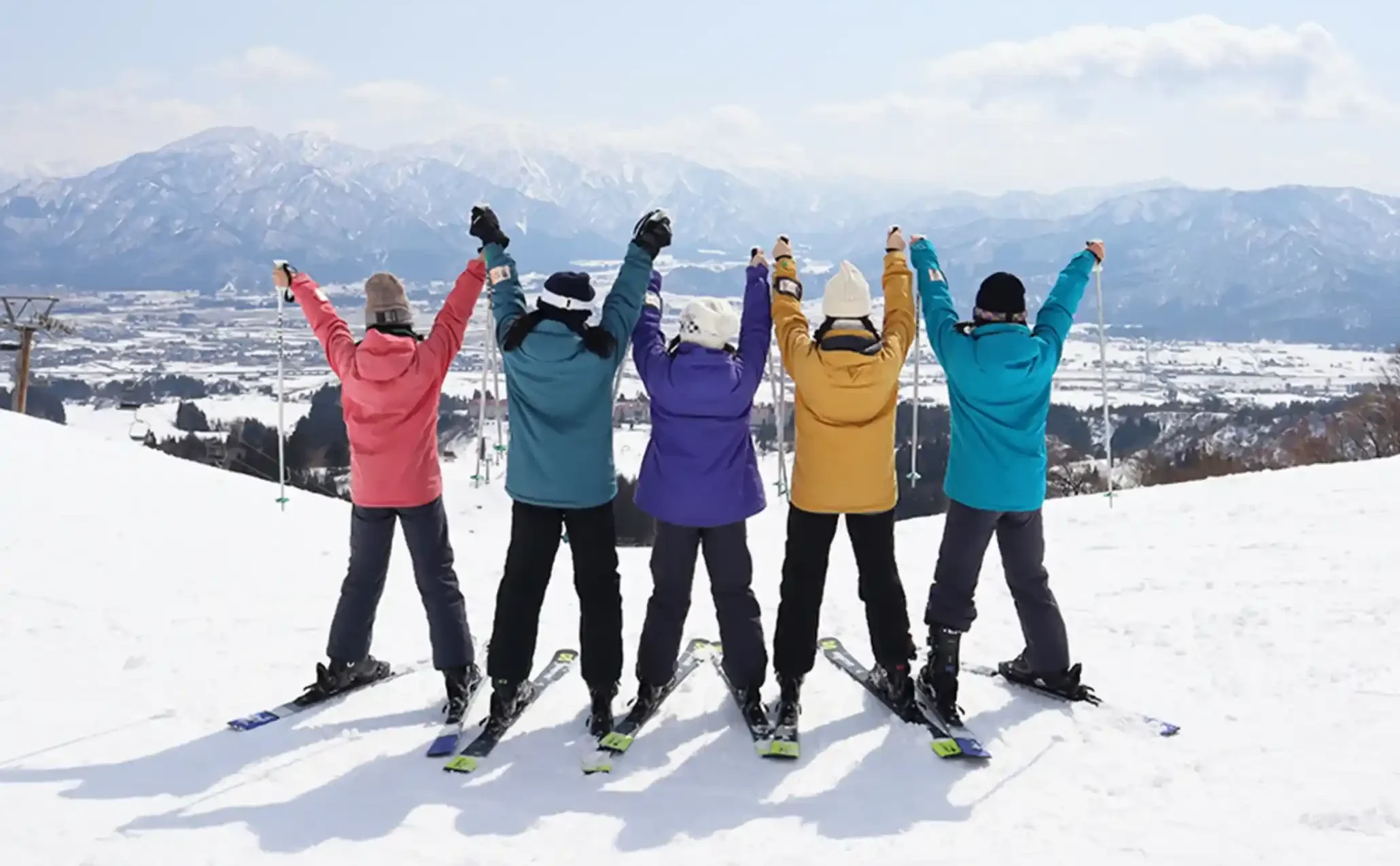 新潟県で雪遊びをしているイメージ画像