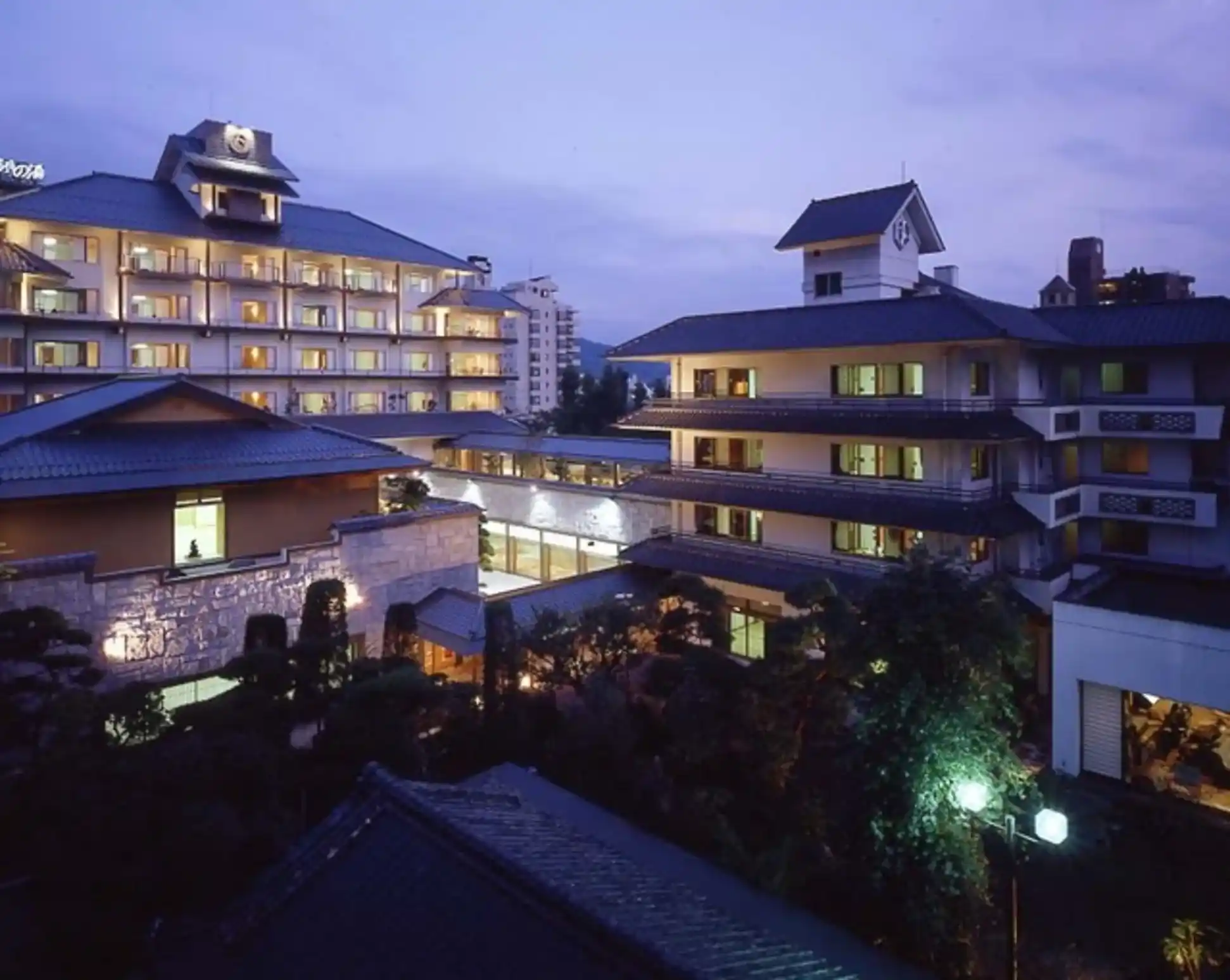 信州・上諏訪温泉 琥珀色の自家源泉を持つ宿【ホテル鷺乃湯】の画像