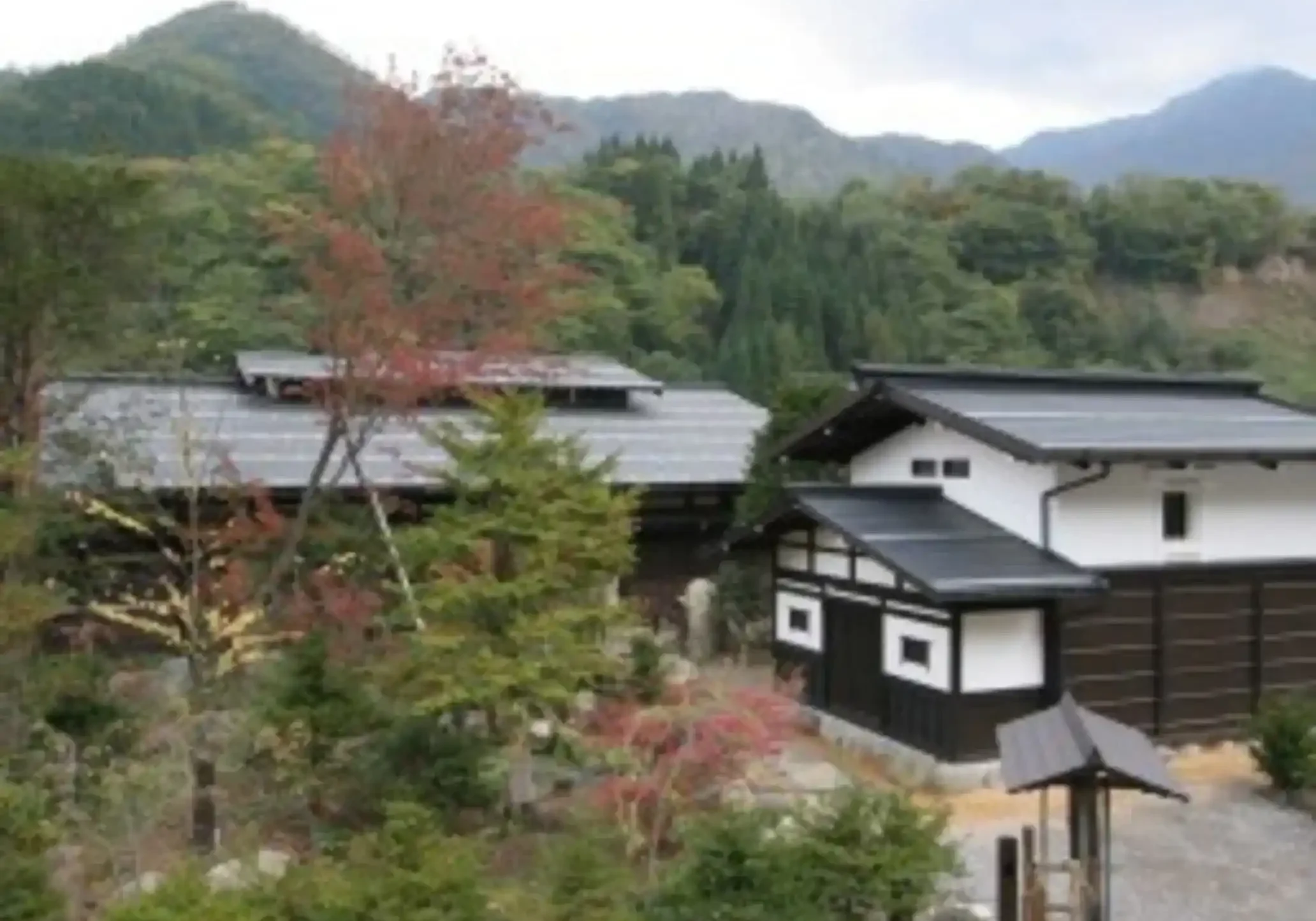 山里のいおり 草円の画像