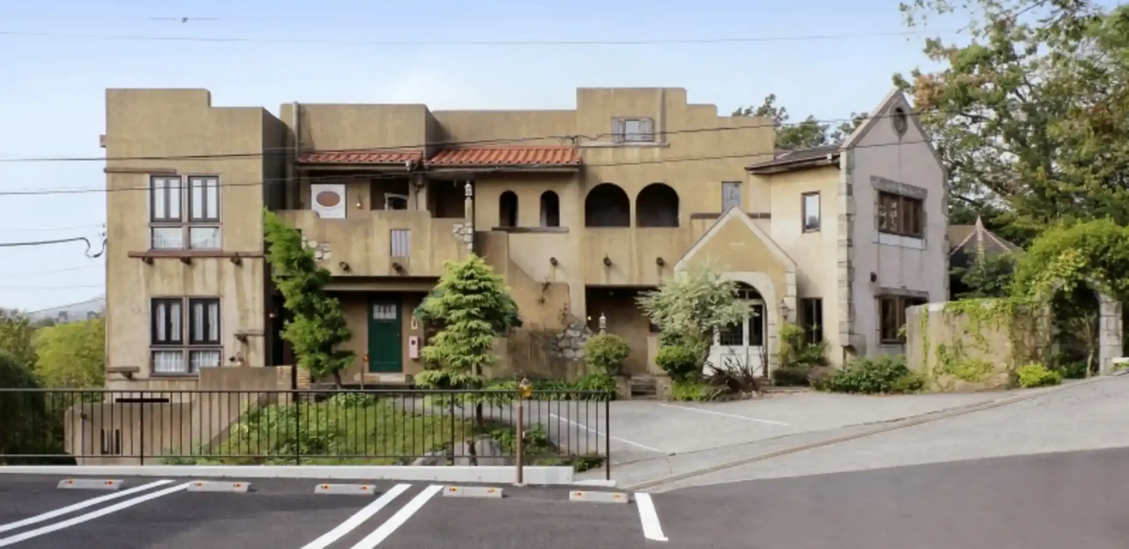 「露天風呂付客室で愉しむお部屋食の宿 伊豆高原温泉 ルーシーキキ」の画像
