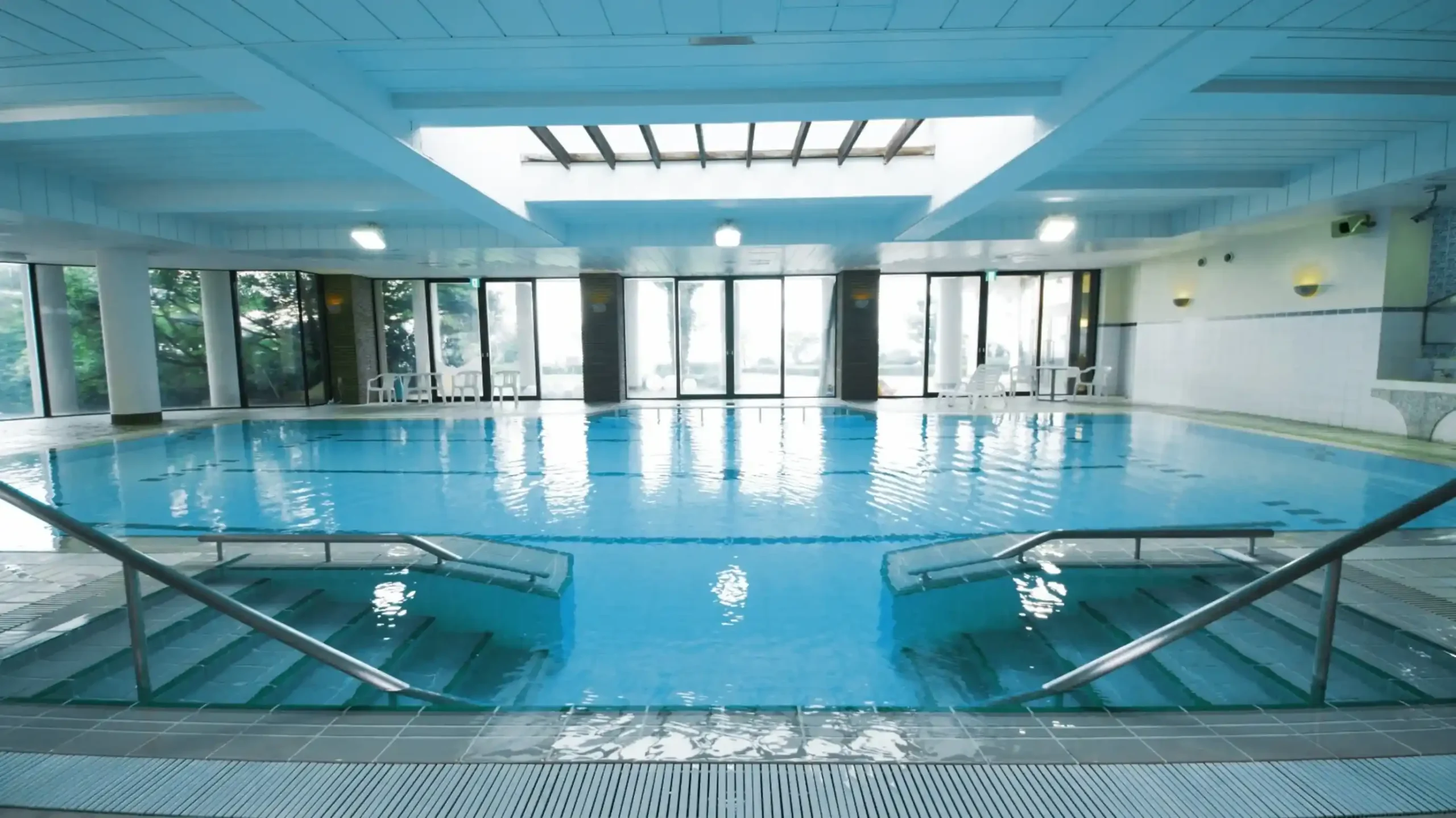 静岡県のプール付きの安いホテルのイメージ画像